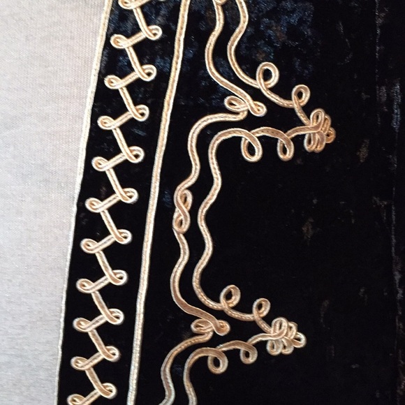 Gimmicks piping-Ornate crushed Black Velvet Jacket - Picture 2 of 8